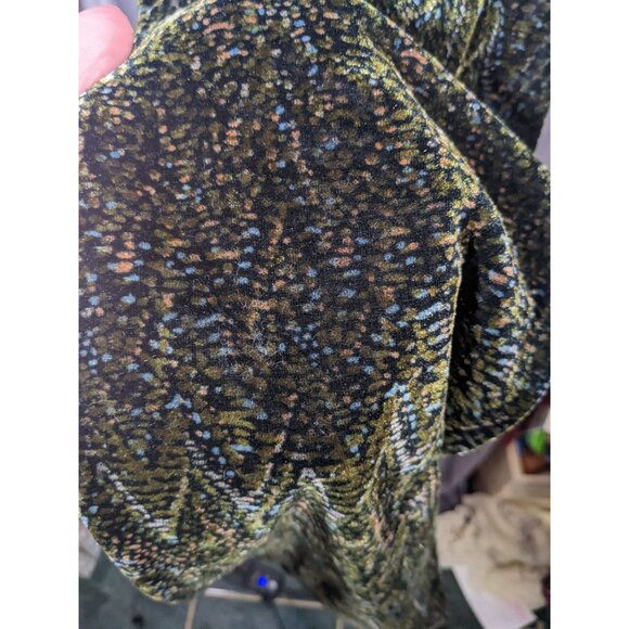 Black And Green Speckled Velvet-Like Scarf - Picture 11 of 15